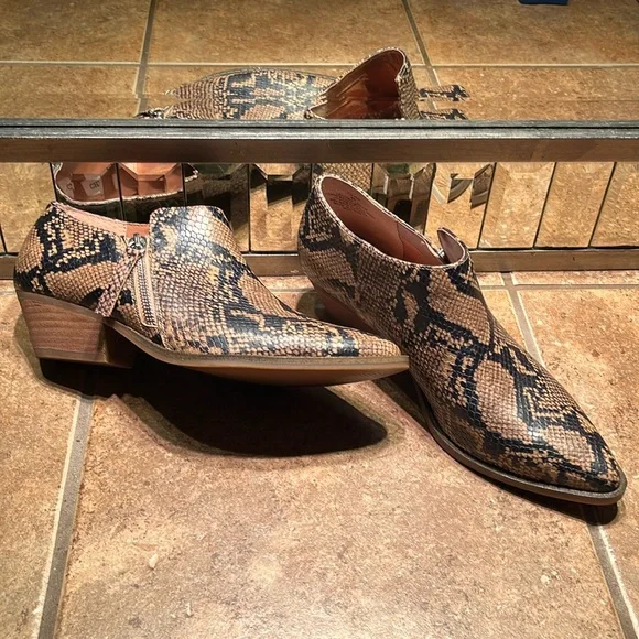 NWOT Leather Snakeskin Booties - Picture 4 of 10